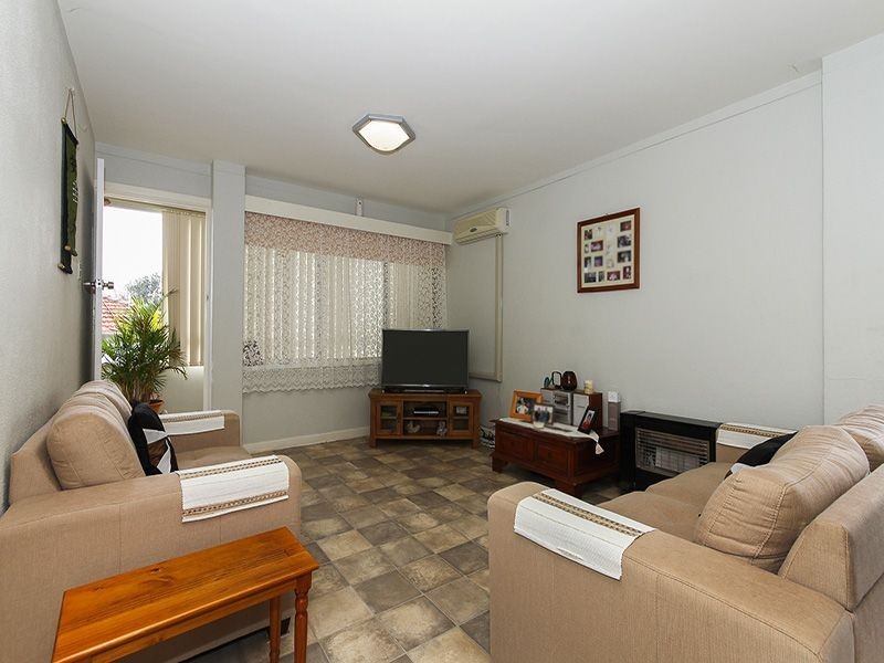 1/8 Fortini Court, Hamilton Hill WA 6163