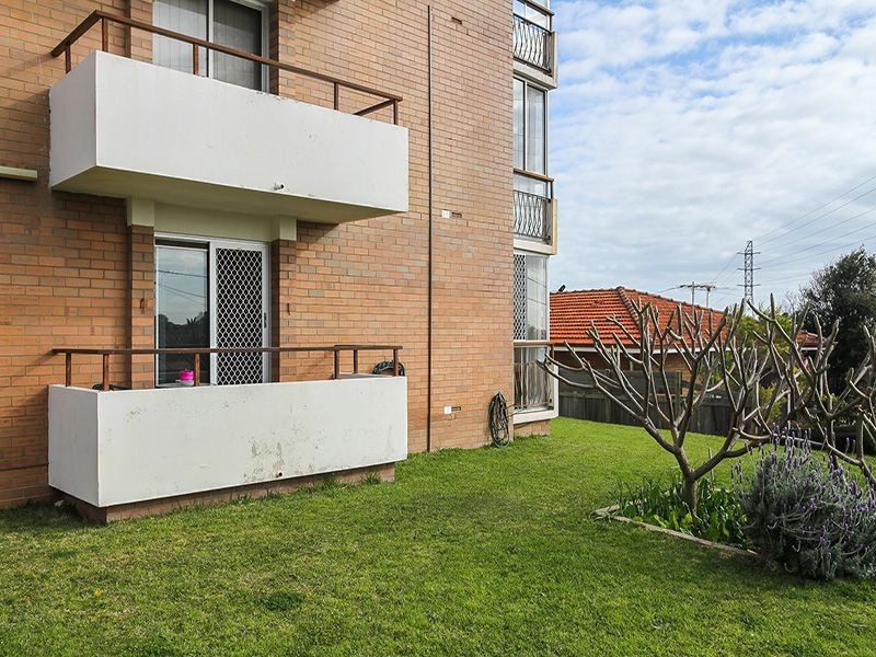 1/8 Fortini Court, Hamilton Hill WA 6163