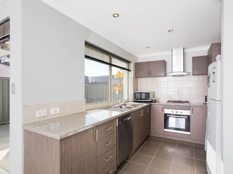14/1 Humboldt Entrance, Aubin Grove WA 6164