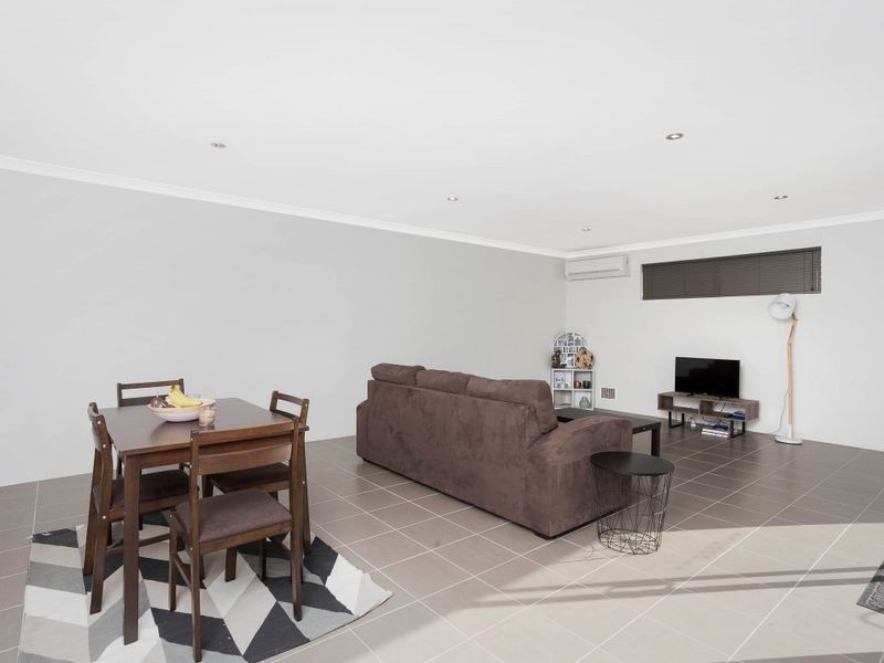 14/1 Humboldt Entrance, Aubin Grove WA 6164