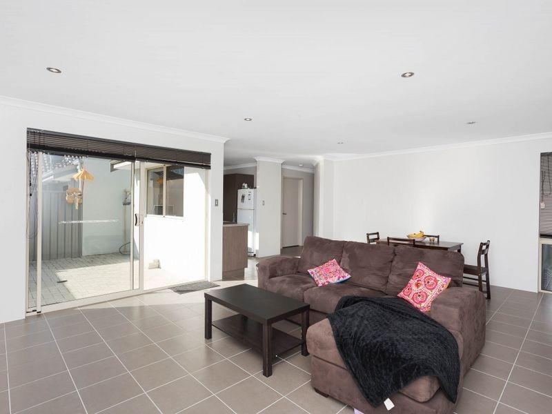 14/1 Humboldt Entrance, Aubin Grove WA 6164