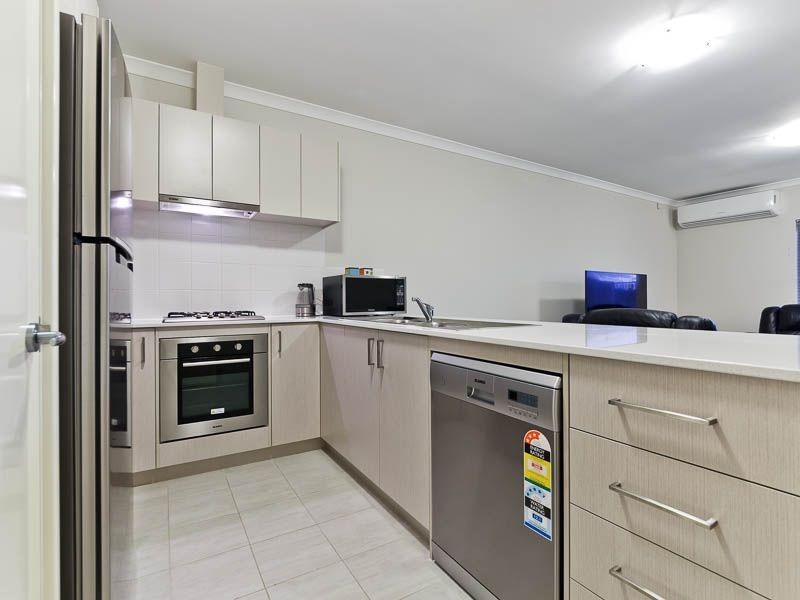2/198 Hamilton Road, Spearwood WA 6163