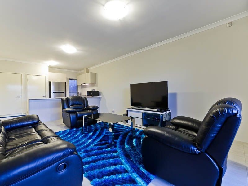 2/198 Hamilton Road, Spearwood WA 6163