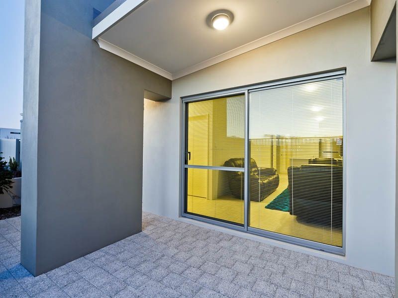 2/198 Hamilton Road, Spearwood WA 6163