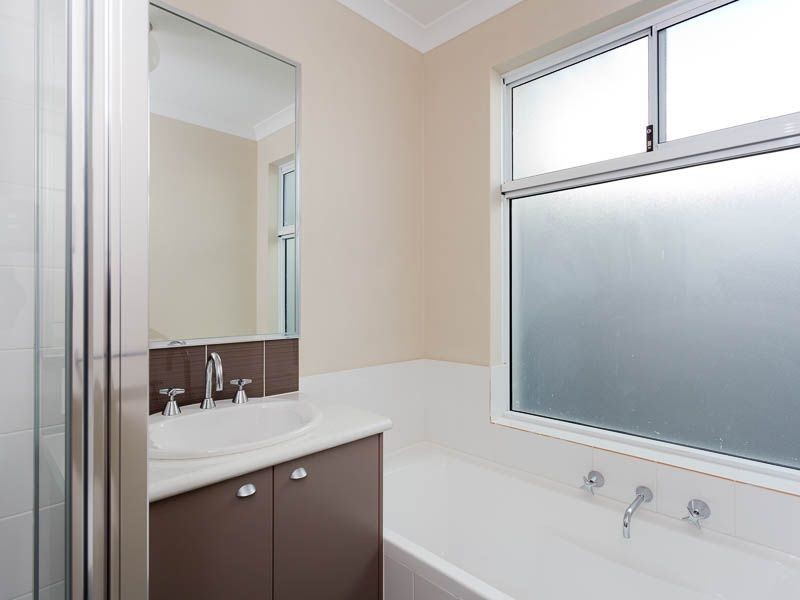 6/2 Positano Crescent, Yangebup WA 6164