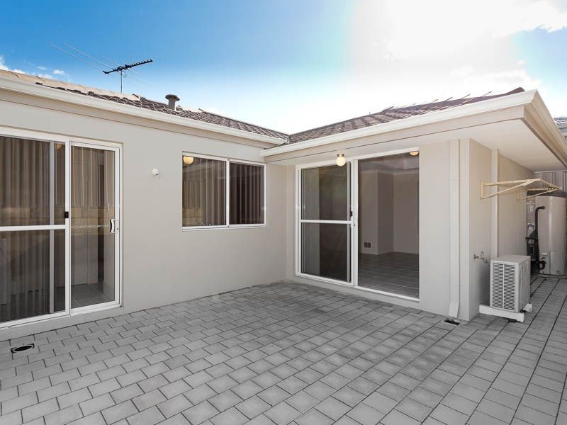 6/2 Positano Crescent, Yangebup WA 6164