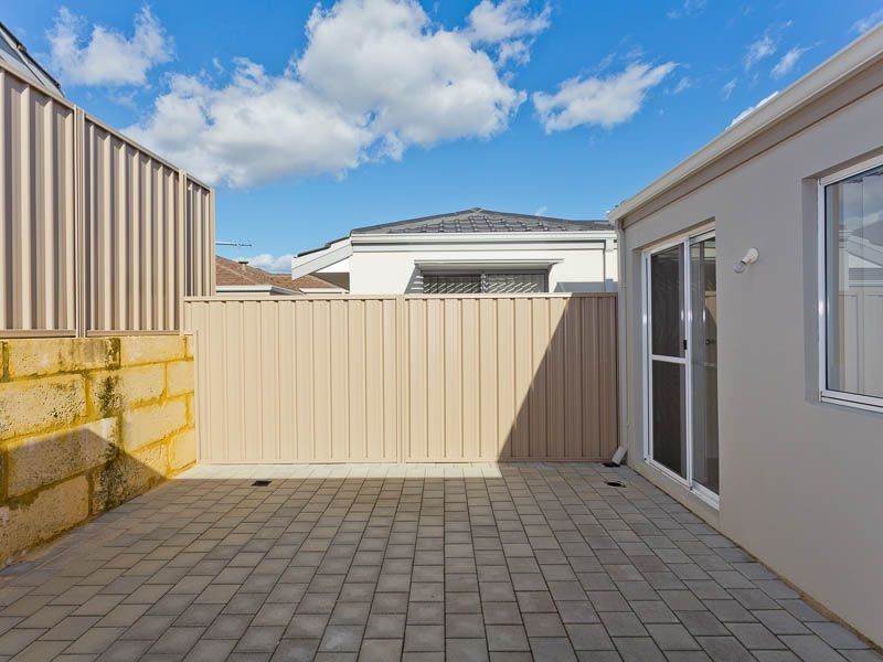 6/2 Positano Crescent, Yangebup WA 6164