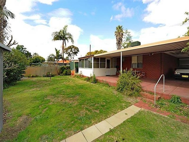 28 Panamuna Drive, Willetton WA 6155
