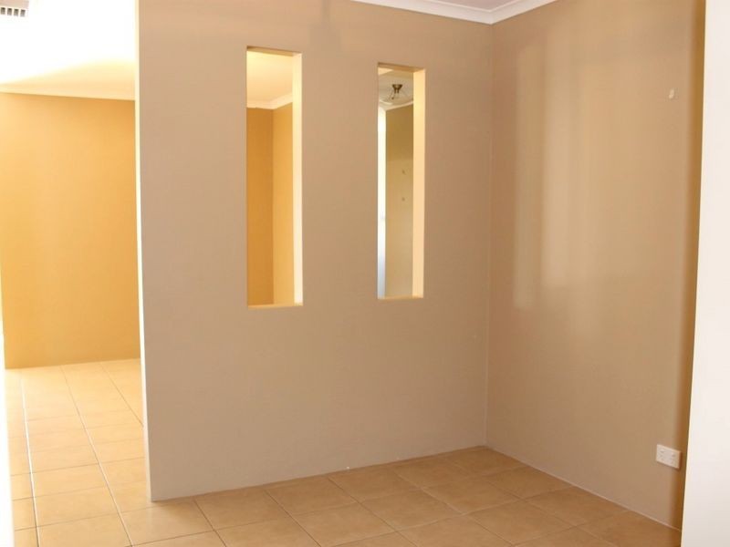 4 Milano Loop, Seville Grove WA 6112