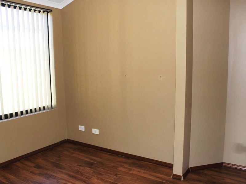 4 Milano Loop, Seville Grove WA 6112