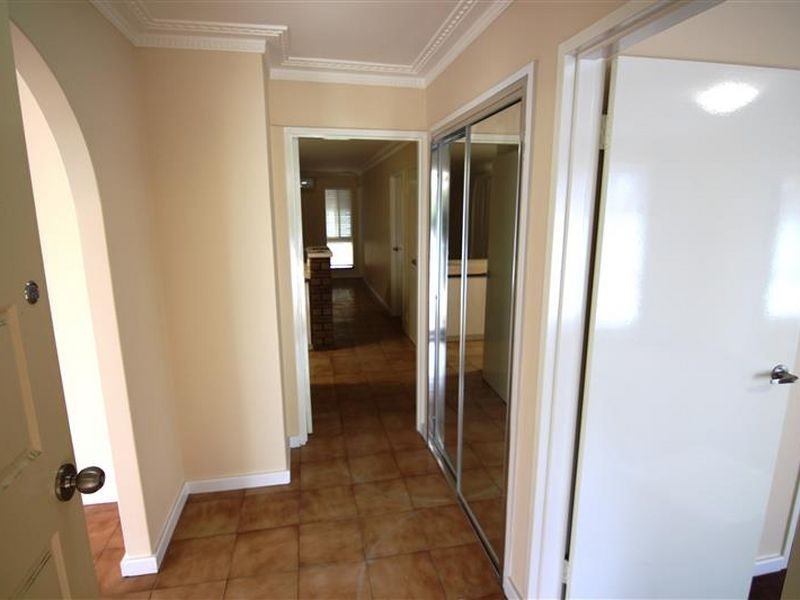 25 Ningaloo Way, Thornlie WA 6108