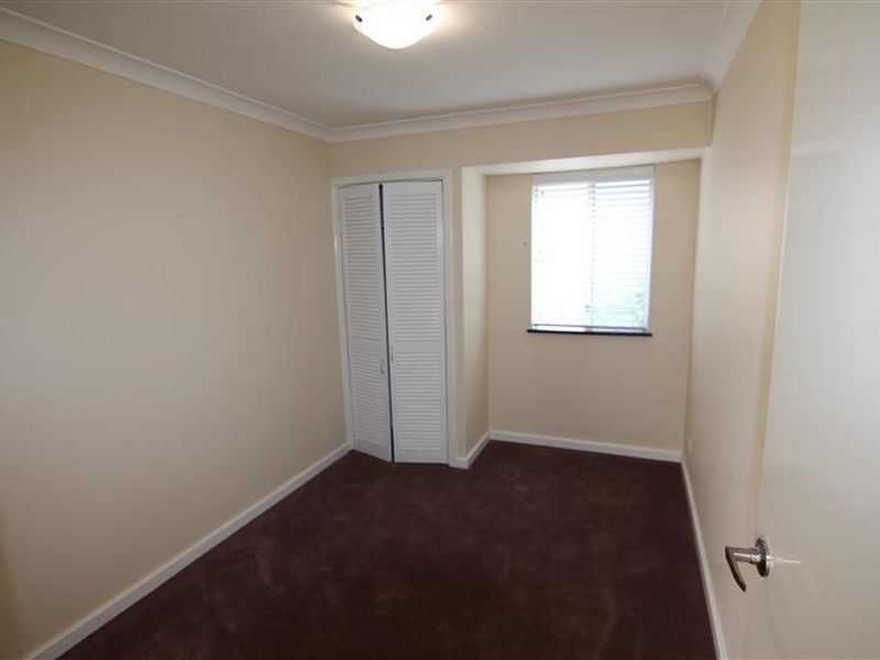 25 Ningaloo Way, Thornlie WA 6108