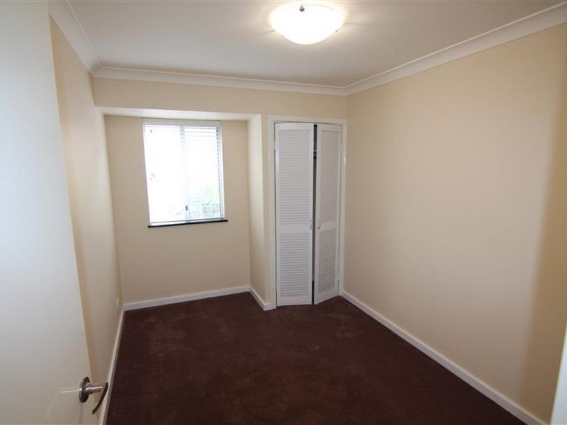 25 Ningaloo Way, Thornlie WA 6108