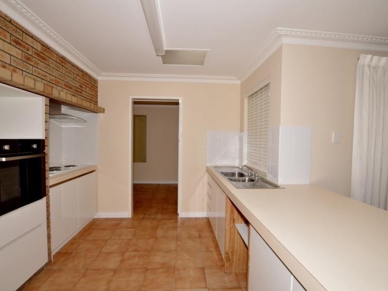 25 Ningaloo Way, Thornlie WA 6108