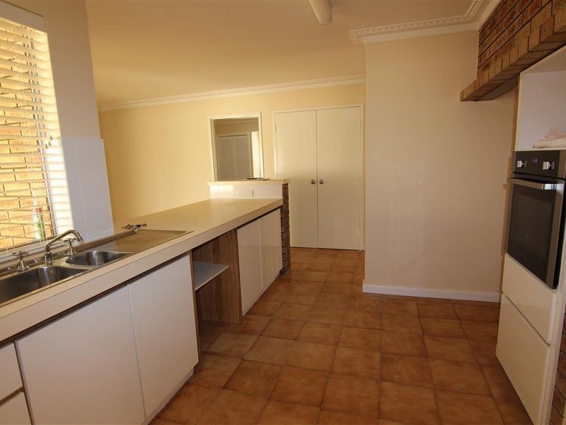 25 Ningaloo Way, Thornlie WA 6108