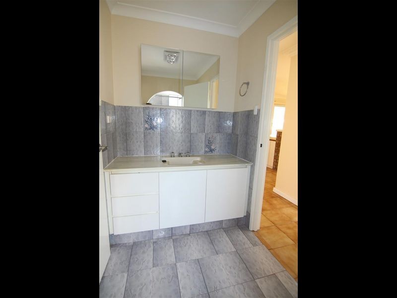 25 Ningaloo Way, Thornlie WA 6108