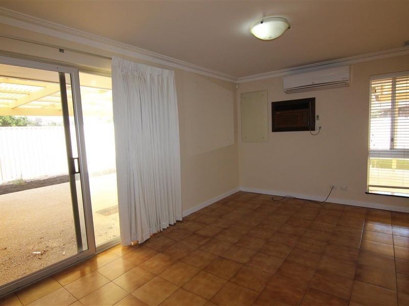 25 Ningaloo Way, Thornlie WA 6108