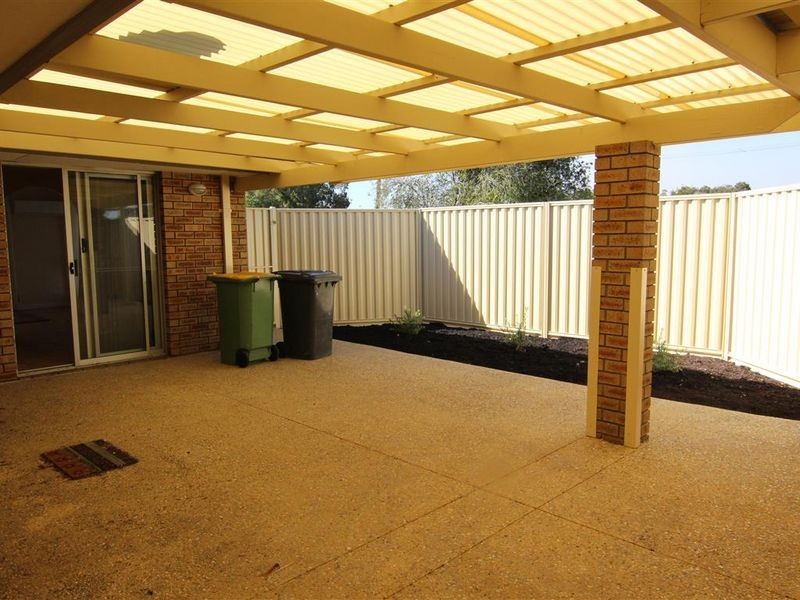 25 Ningaloo Way, Thornlie WA 6108