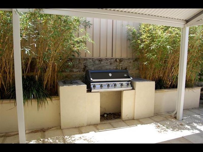 8 Lakeridge Drive, Success WA 6164