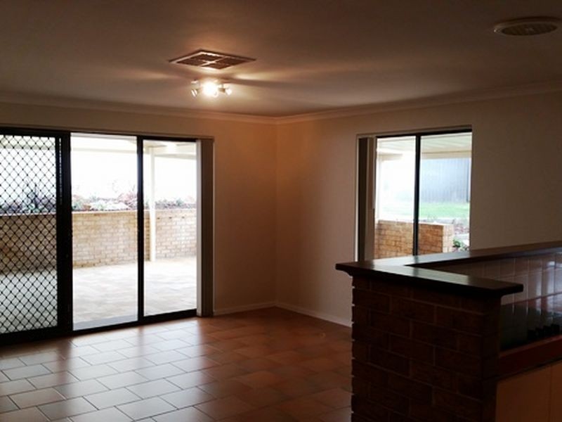 15 Larkspur Cross, Yangebup WA 6164