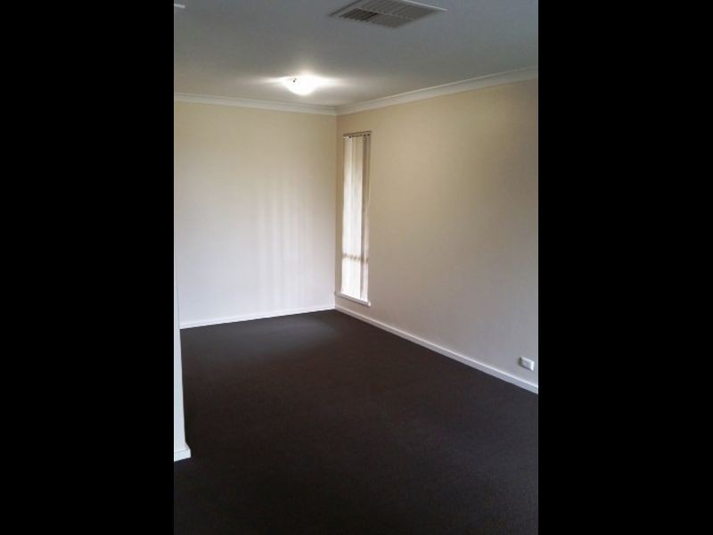15 Larkspur Cross, Yangebup WA 6164