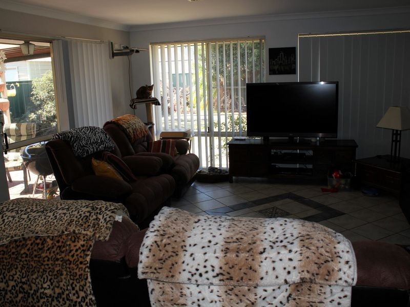 8 Sycamore Avenue, South Lake WA 6164