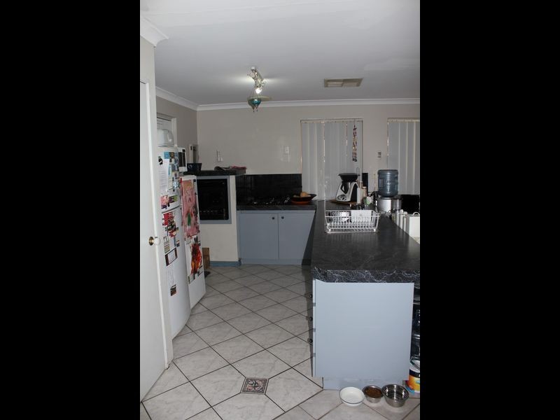 8 Sycamore Avenue, South Lake WA 6164