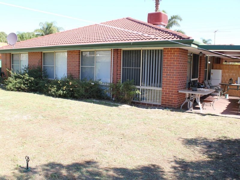 8 Sycamore Avenue, South Lake WA 6164