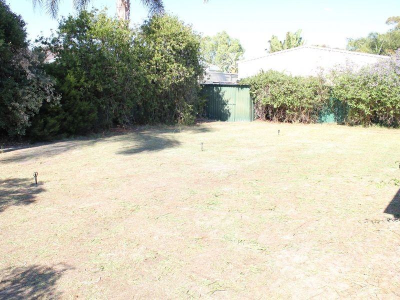 8 Sycamore Avenue, South Lake WA 6164