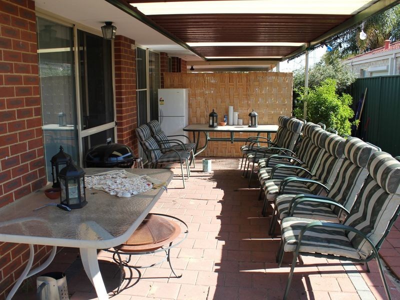 8 Sycamore Avenue, South Lake WA 6164