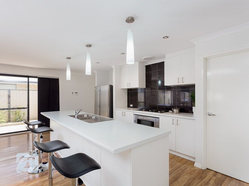 4 Belmore Bend, Aubin Grove WA 6164