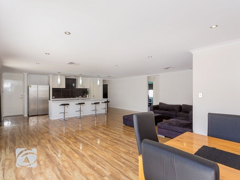 4 Belmore Bend, Aubin Grove WA 6164
