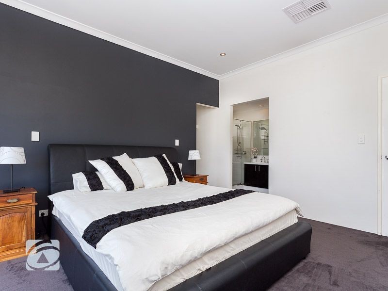 4 Belmore Bend, Aubin Grove WA 6164
