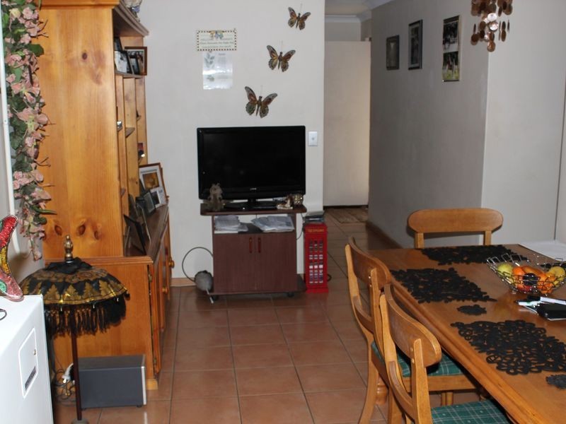 6 Orchard Road, South Lake WA 6164