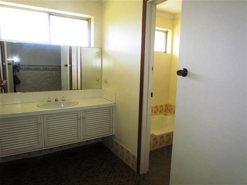 23 Tricourt Grove, Riverton WA 6148