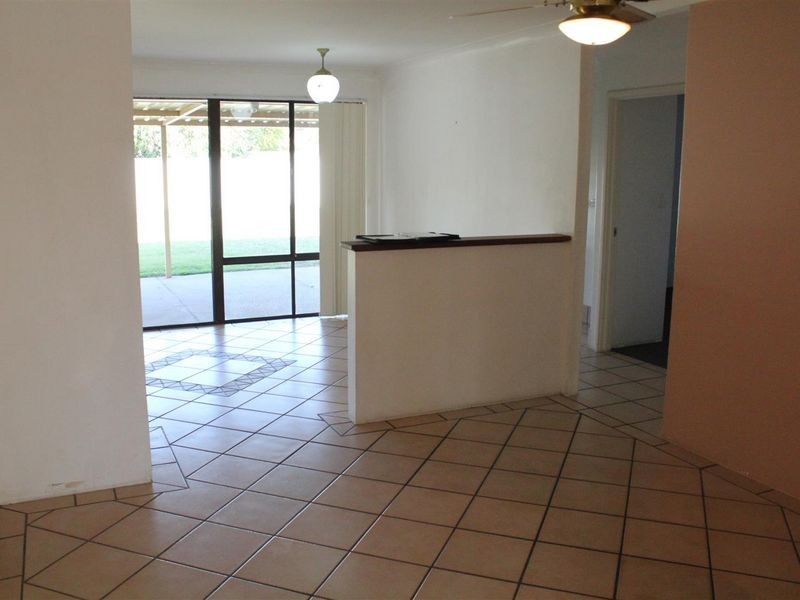 9 Arcaman Place, South Lake WA 6164