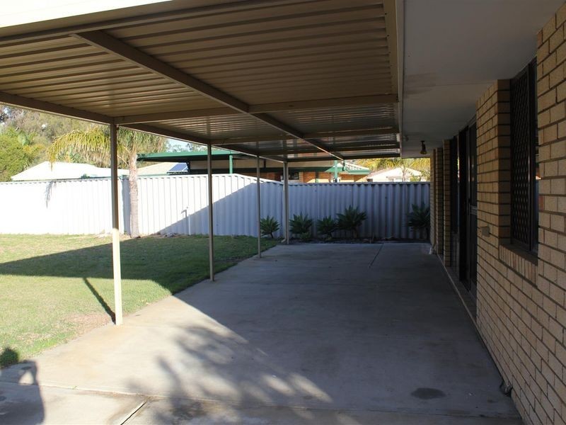 9 Arcaman Place, South Lake WA 6164