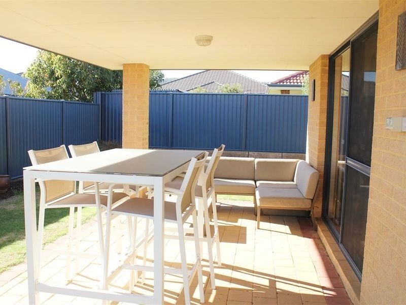 26 Larson Road, Byford WA 6122