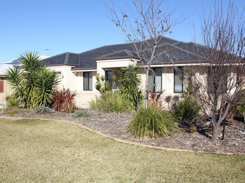 17 Halcyon Way, Atwell WA 6164