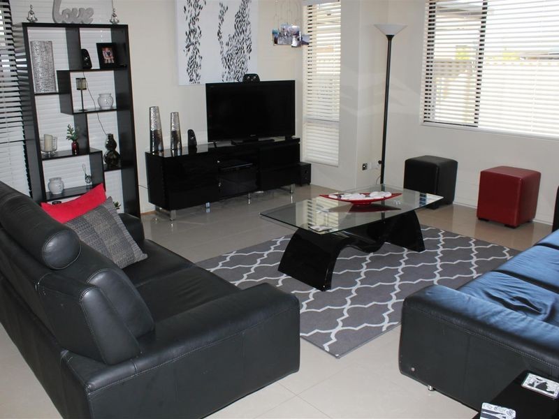 17 Halcyon Way, Atwell WA 6164