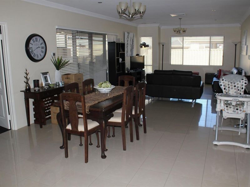 17 Halcyon Way, Atwell WA 6164