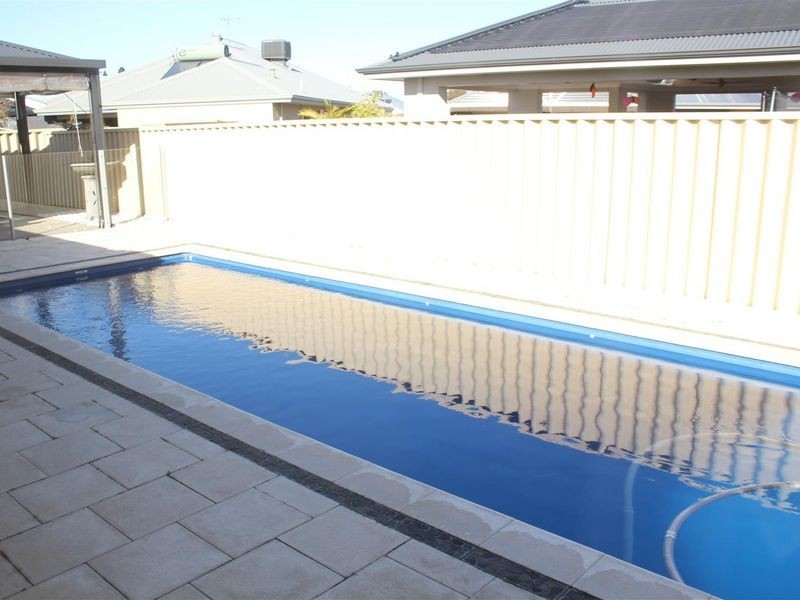 17 Halcyon Way, Atwell WA 6164