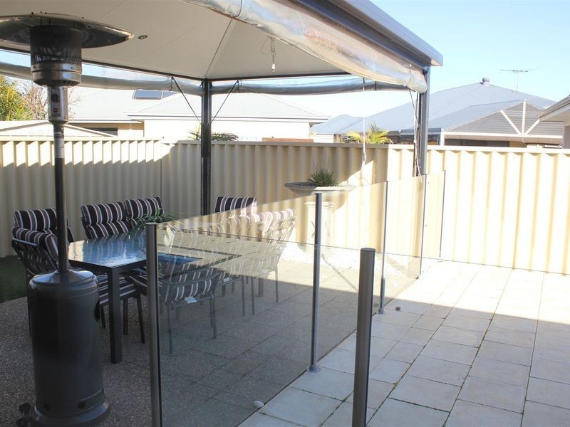 17 Halcyon Way, Atwell WA 6164