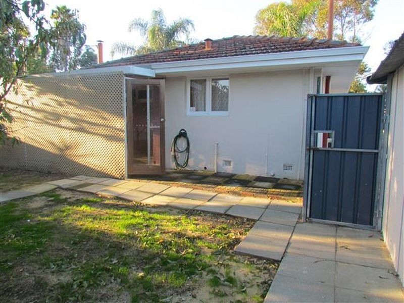 5 Mundan Place, Kelmscott WA 6111