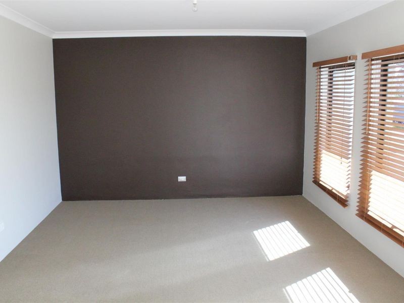 8 Calytrix Crescent, Success WA 6164