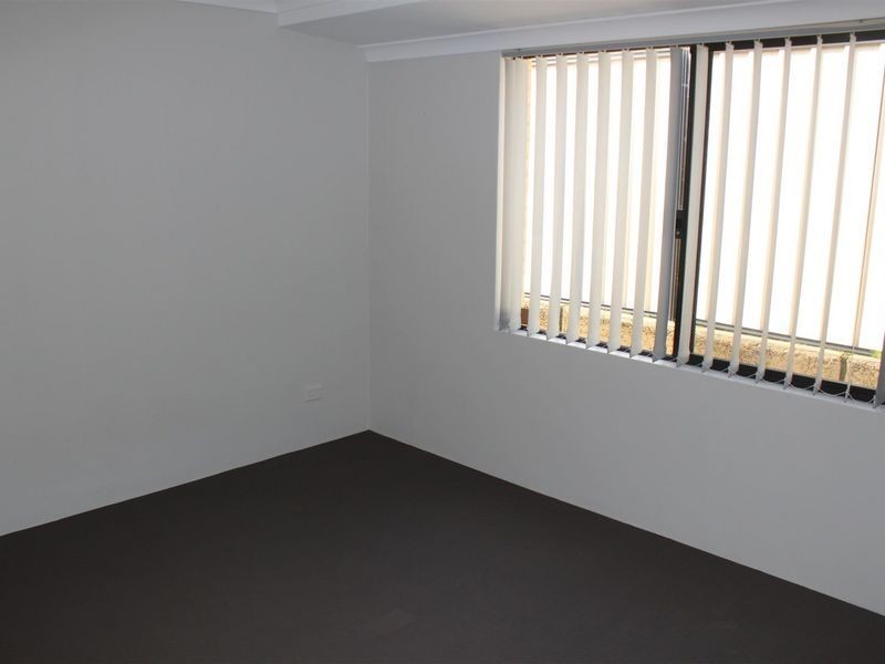 8 Calytrix Crescent, Success WA 6164