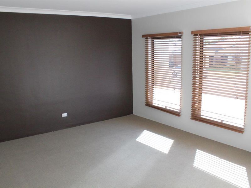 8 Calytrix Crescent, Success WA 6164