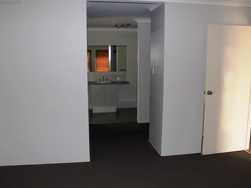 8 Calytrix Crescent, Success WA 6164