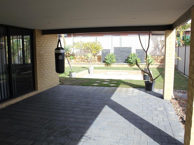 8 Calytrix Crescent, Success WA 6164