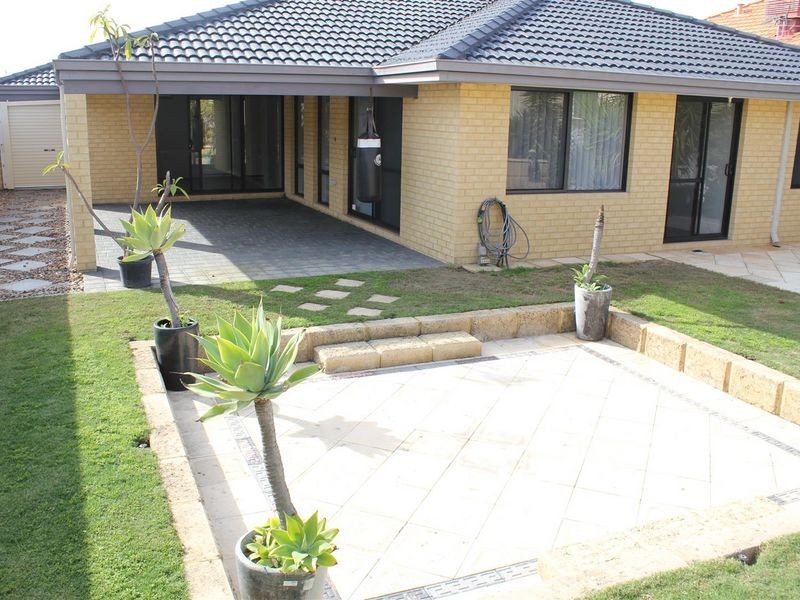 8 Calytrix Crescent, Success WA 6164